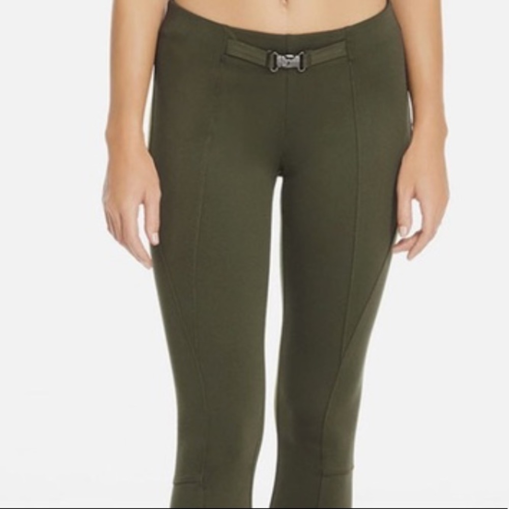 * ❗️NWT❗️| Fabletics | Polaris Pant. Size M.